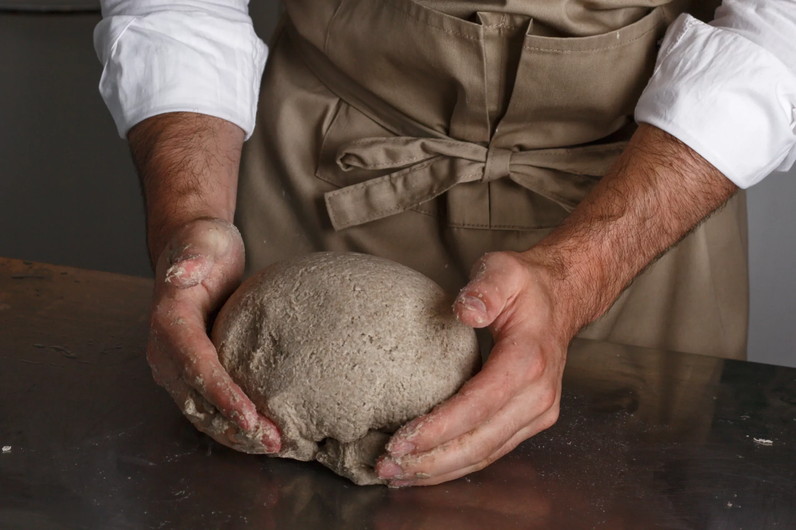 ricetta-pane-di-segale-mani